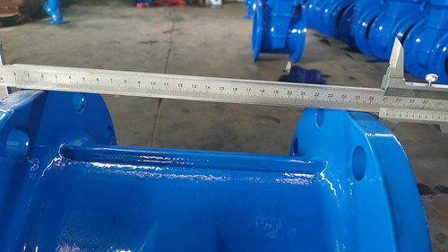 暗桿軟密封閘閥DN150長(zhǎng)度274mm